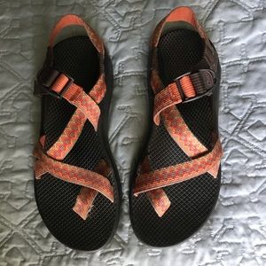 Lightly worn women’s Chaco sandals with toe strap